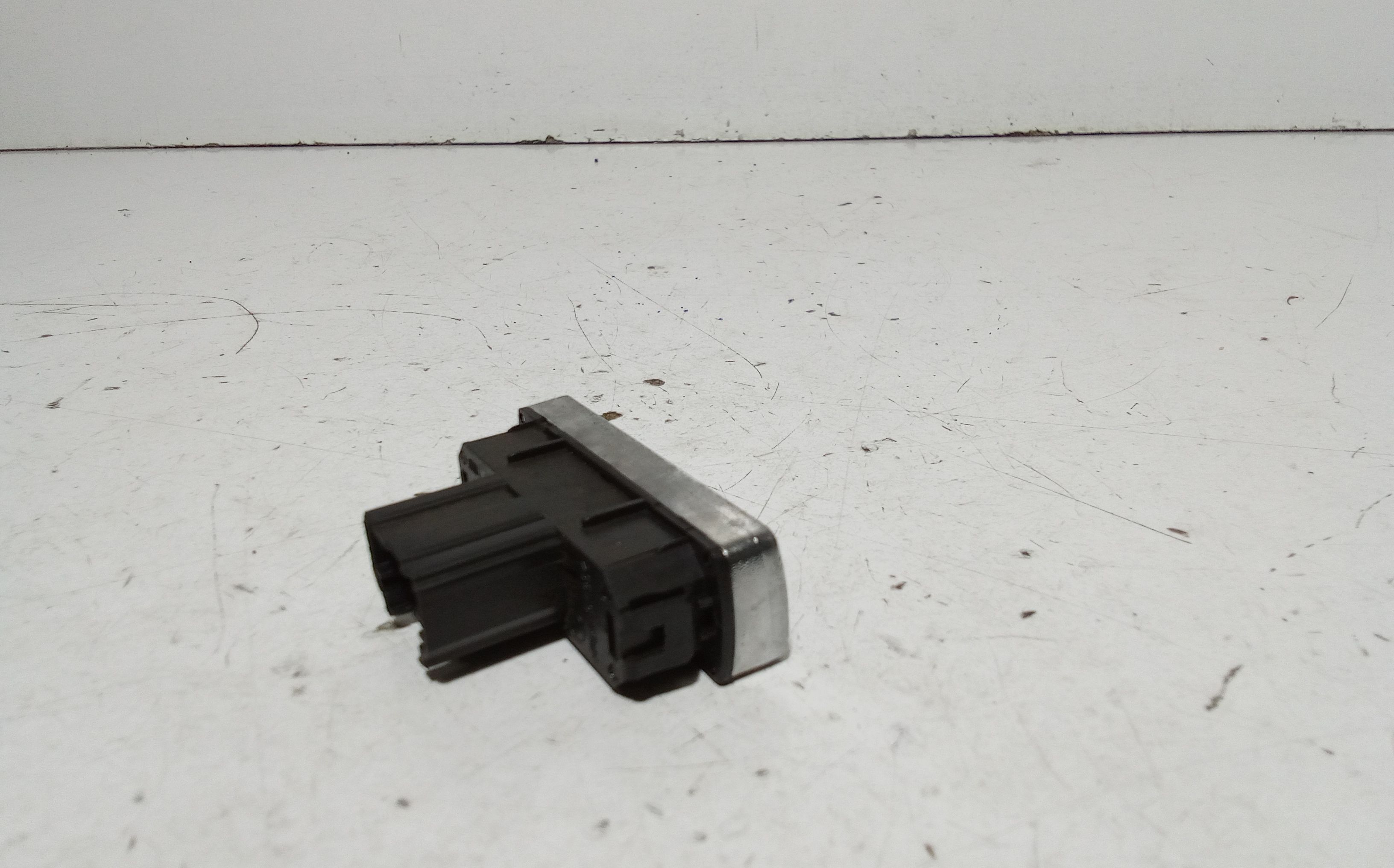 Pulsante luci di emergenza FORD Mondeo S. Wagon 6 Serie