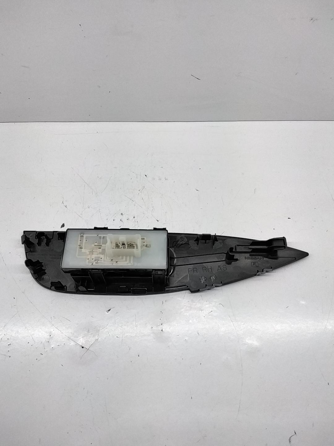 Pulsantiera per NISSAN MURANO 2005 - Anteriore Lato Sinistro SX 17 Pin