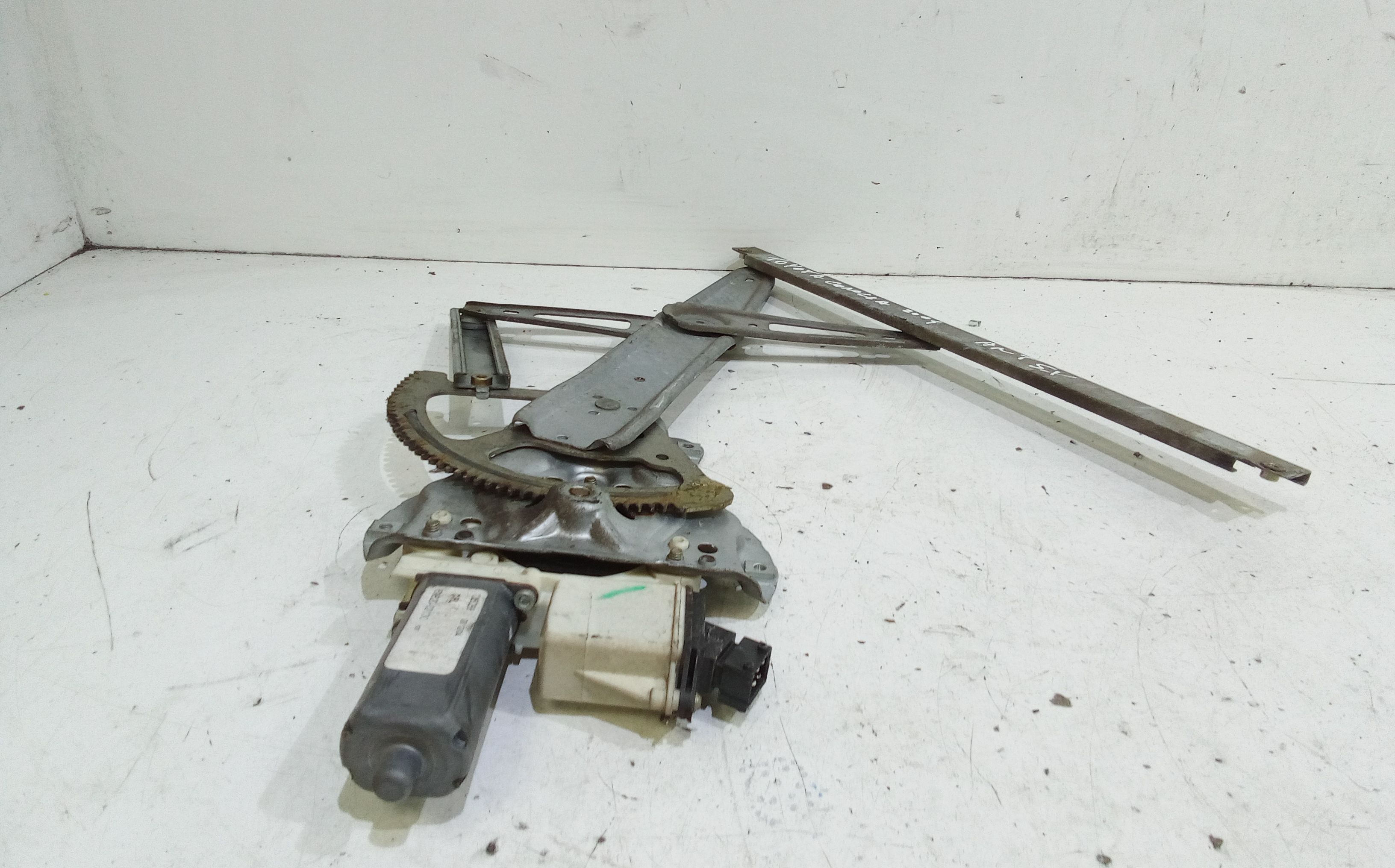 Cremagliera anteriore sinistra Guida TOYOTA Corolla Berlina 3 Serie 3-5P