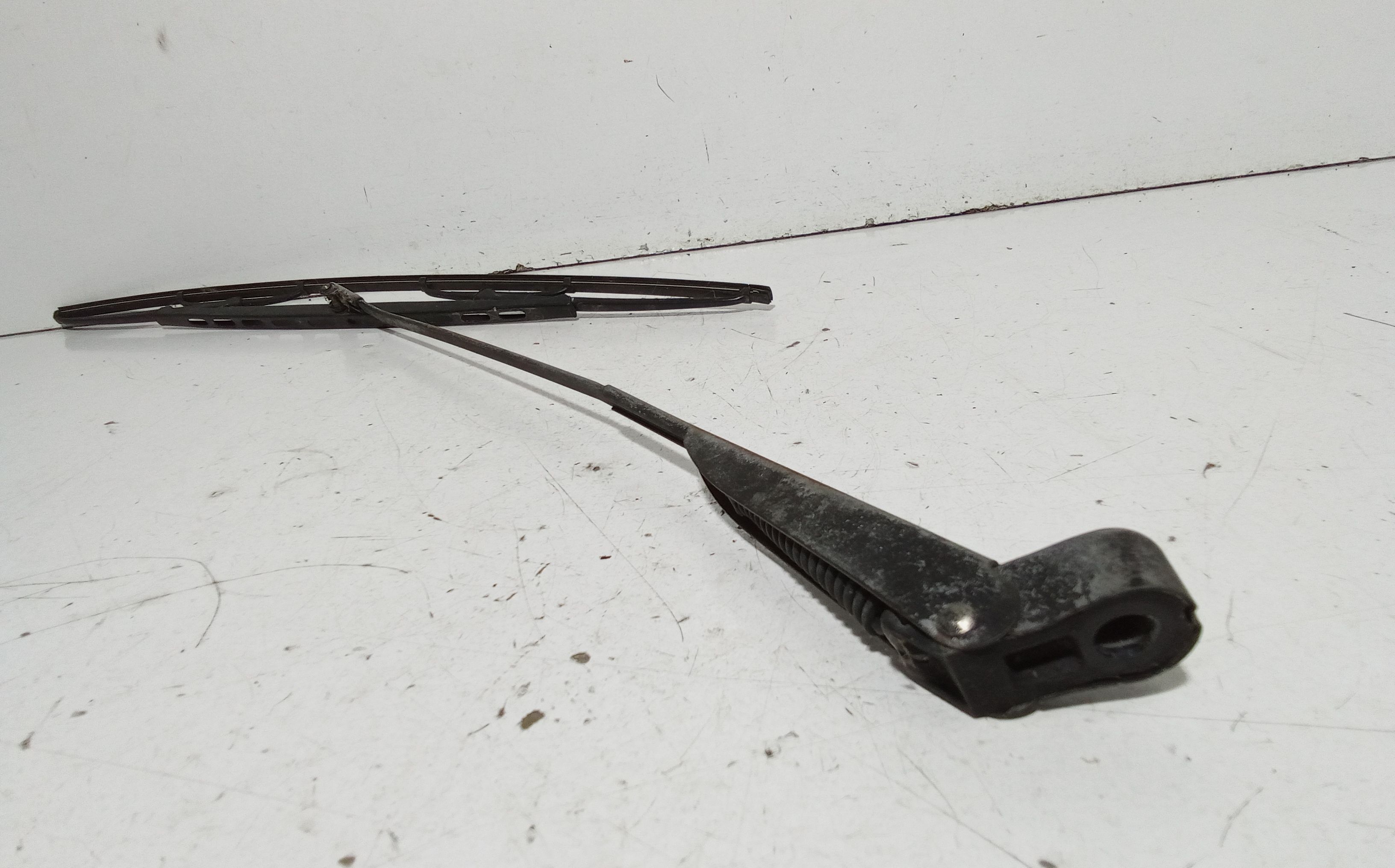 Braccio tergi posteriore LANCIA Trevi Serie (828_) (80>87)