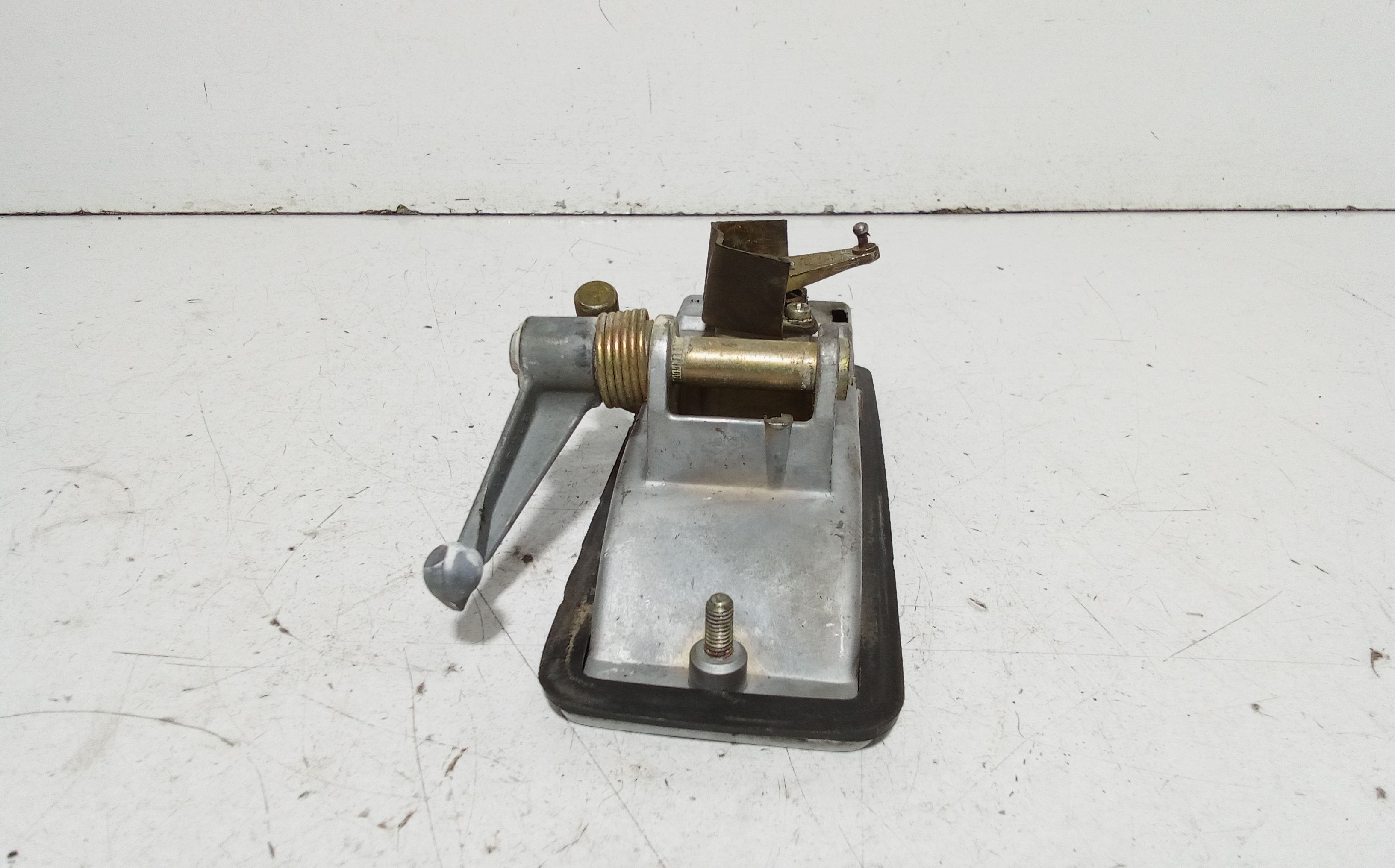 Maniglia esterna Anteriore Sinistra LANCIA Trevi Serie (828_) (80>87)