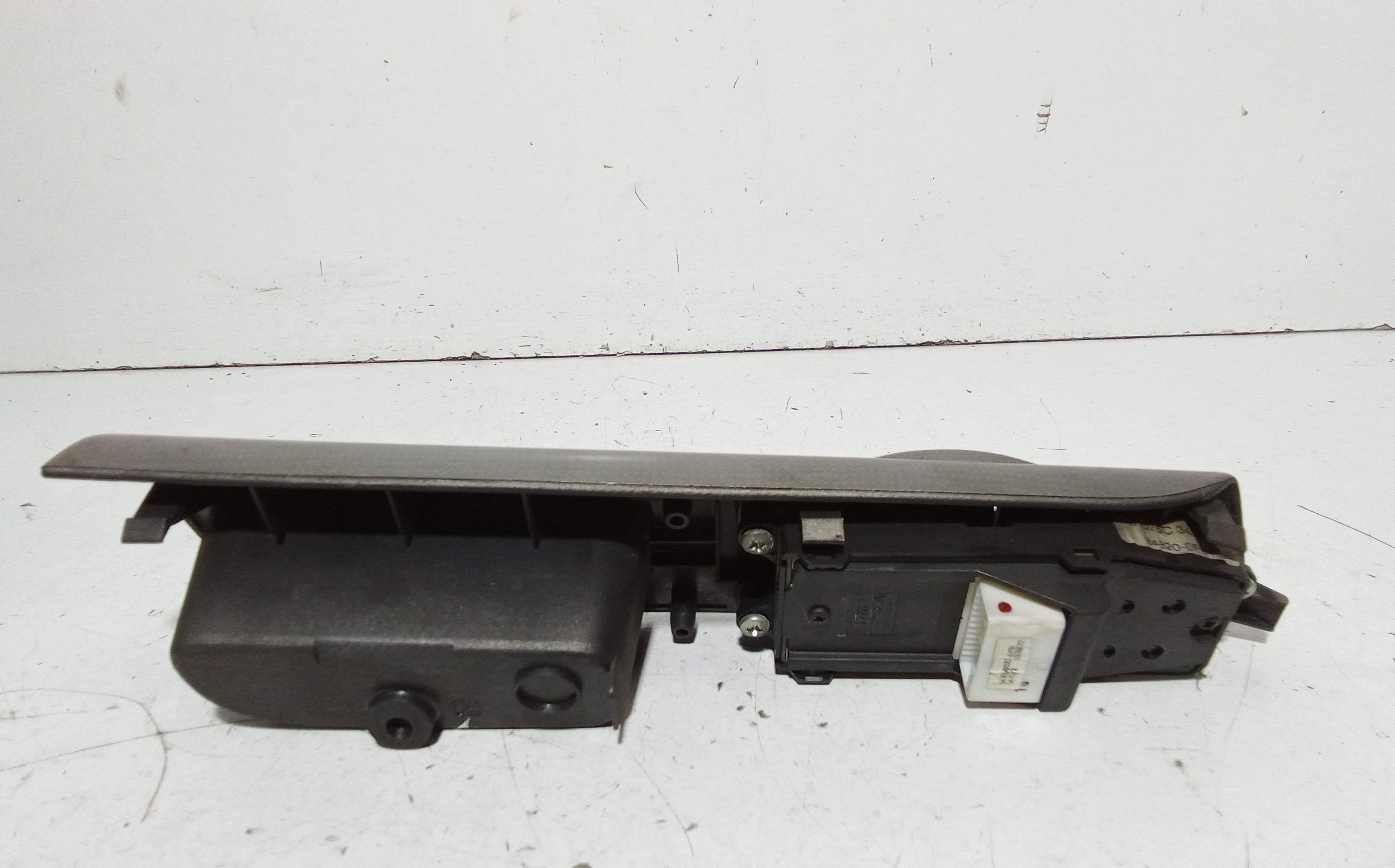 Pulsantiera anteriore sinistra Guida TOYOTA Corolla Berlina 4 Serie