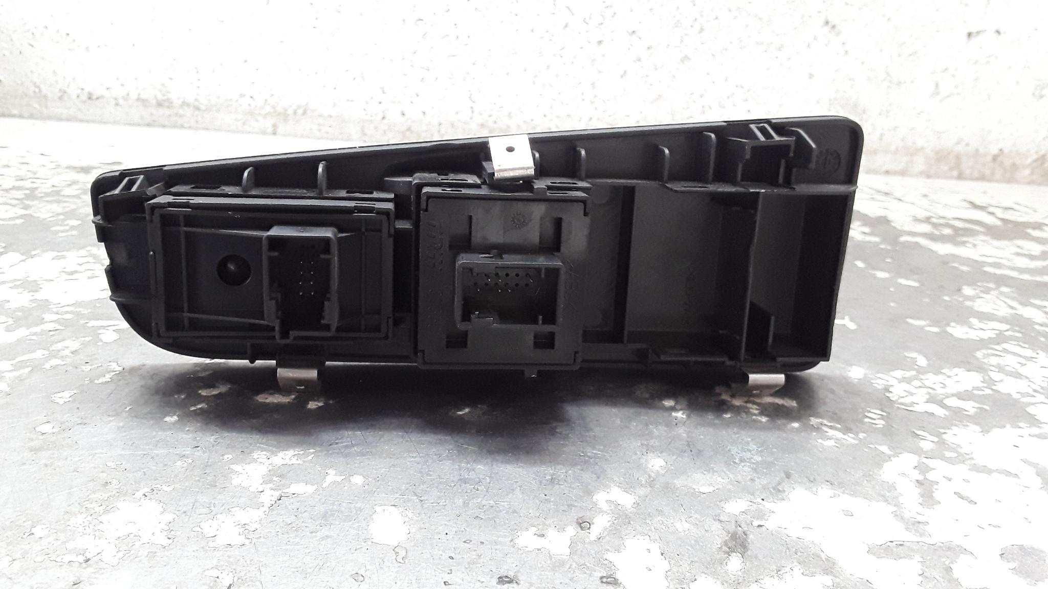 Pulsantiera Alzacristalli Sinistra Per Fiat Grande Punto - Originale Codice 735451233, Plug & Play