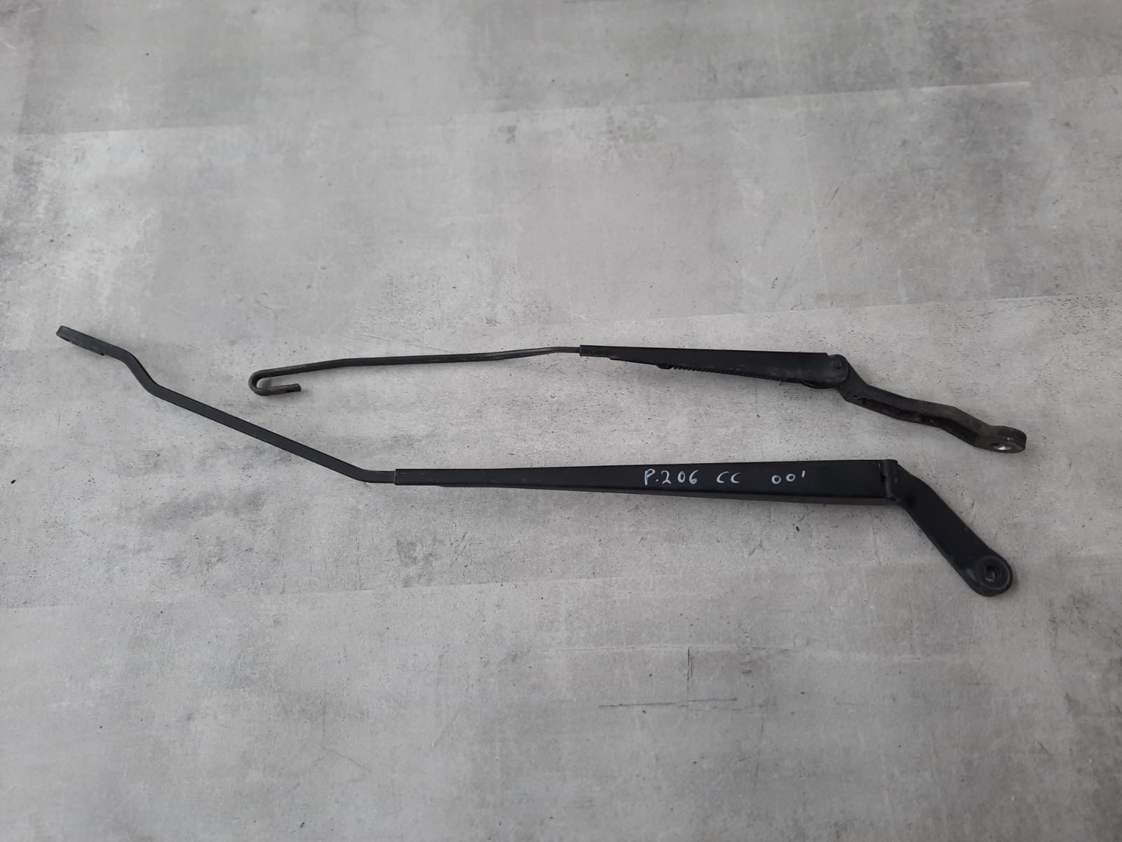 VAICO V40-4136 Braccio Tergicristallo Posteriore Con Spazzola Integrata, Lunghezza 305mm