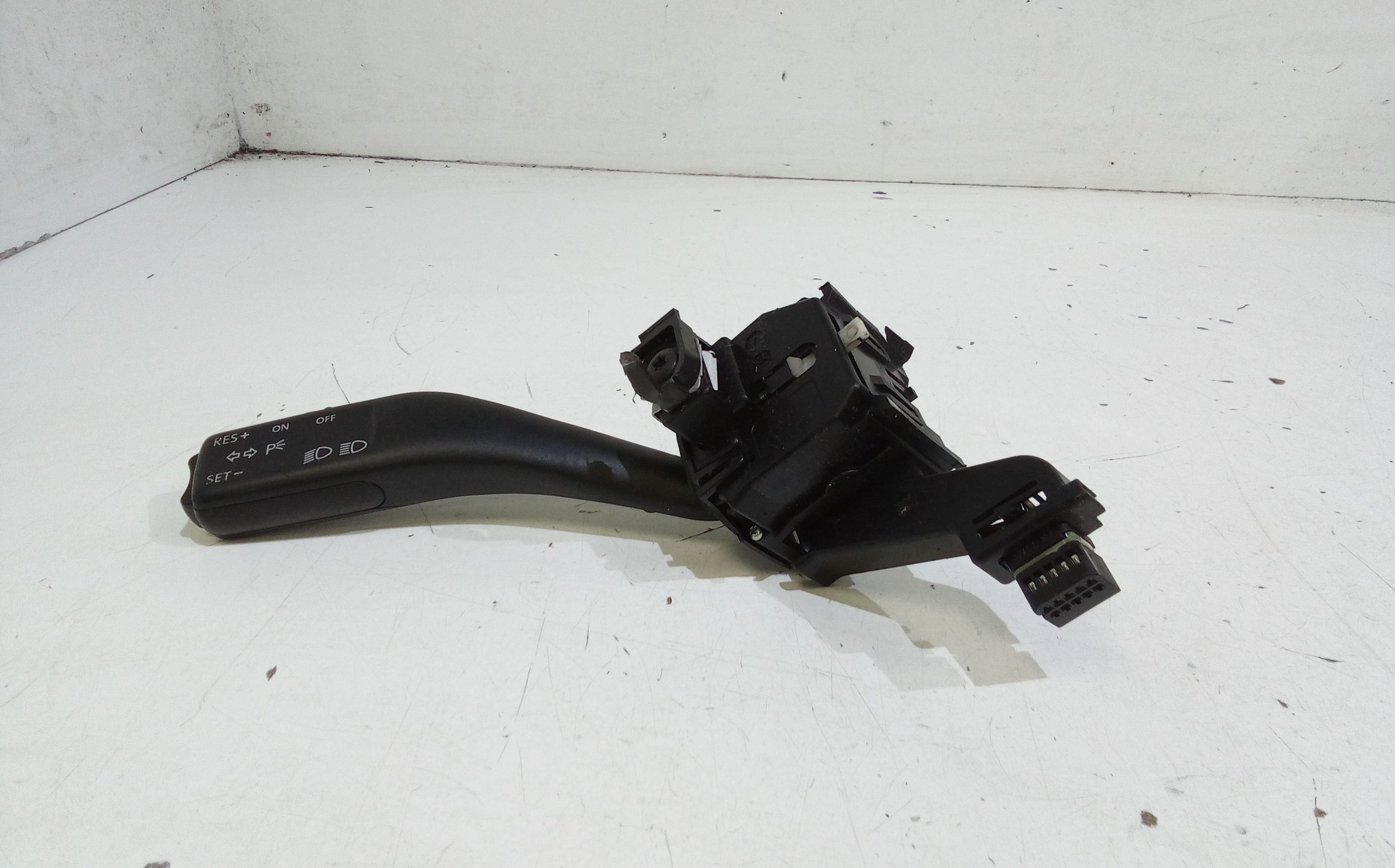 Devioluci sinistro VOLKSWAGEN Golf 5 Berlina (03>08)