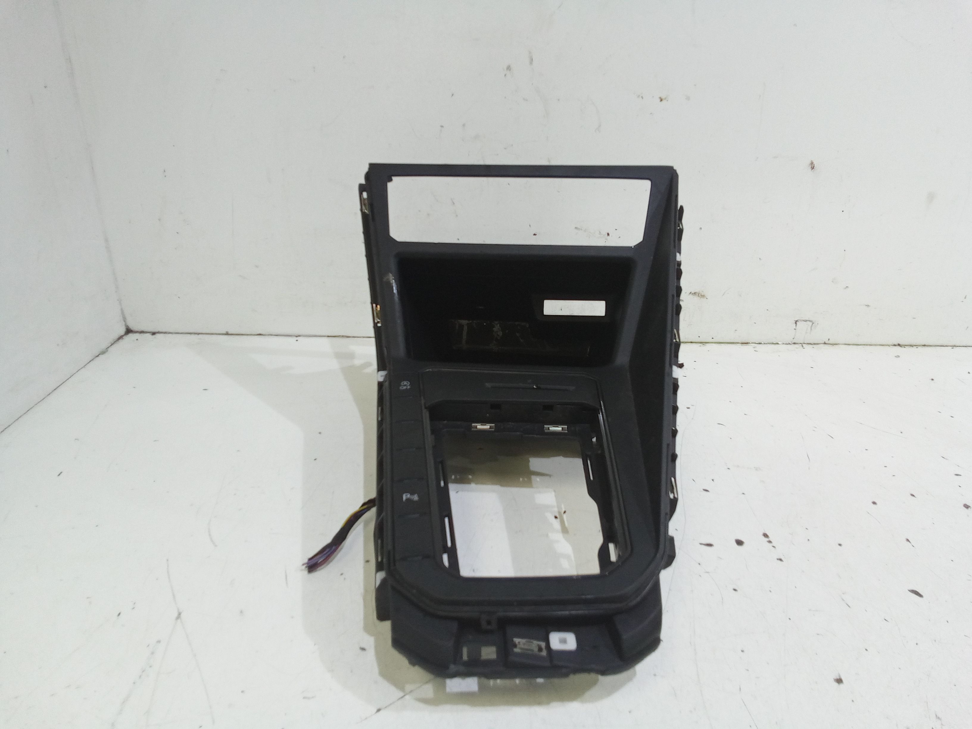 Cornice leva cambio VOLKSWAGEN Polo 6� Serie