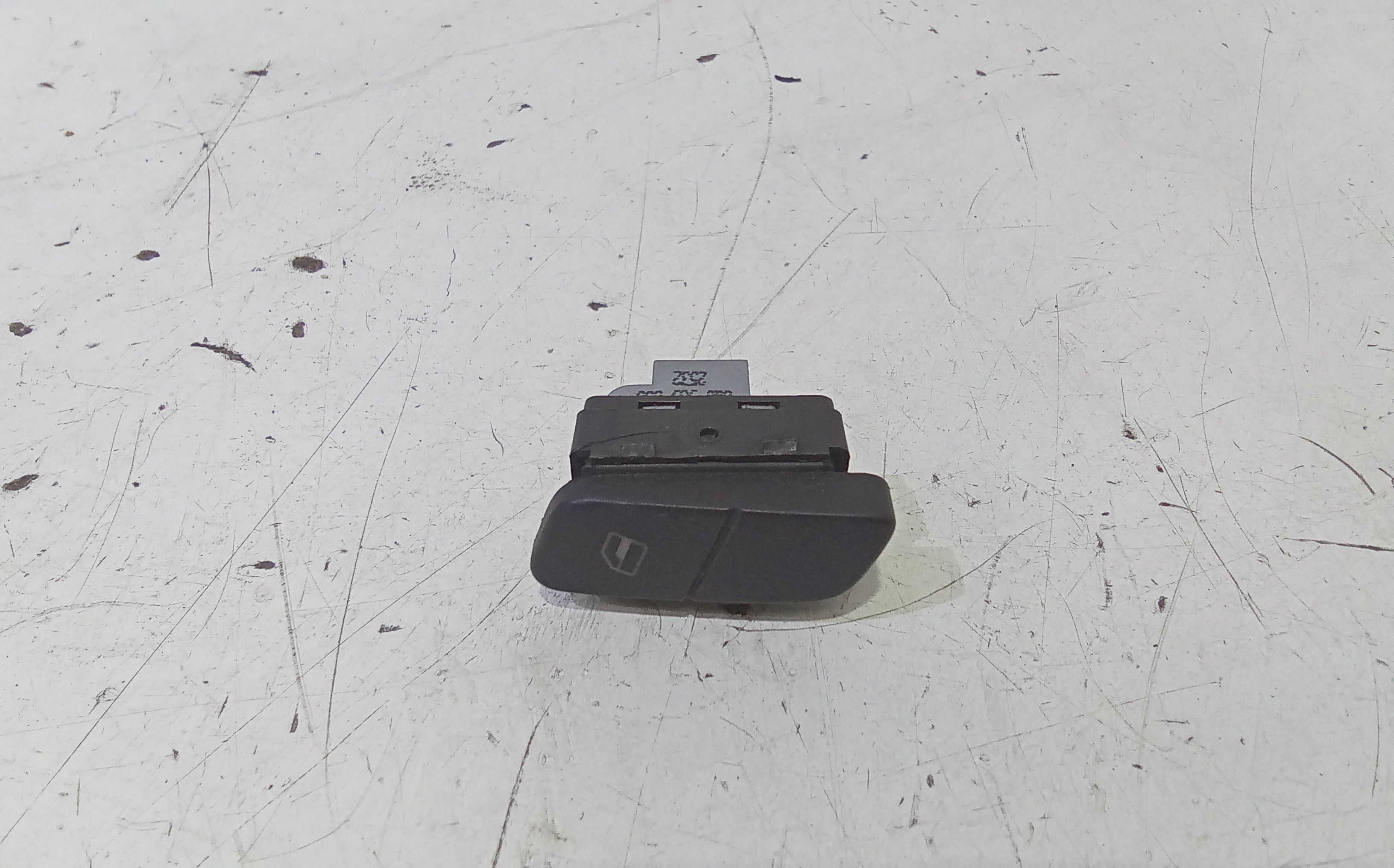 Pulsantiera Anteriore Destra Passeggero VOLKSWAGEN Polo 4� Serie