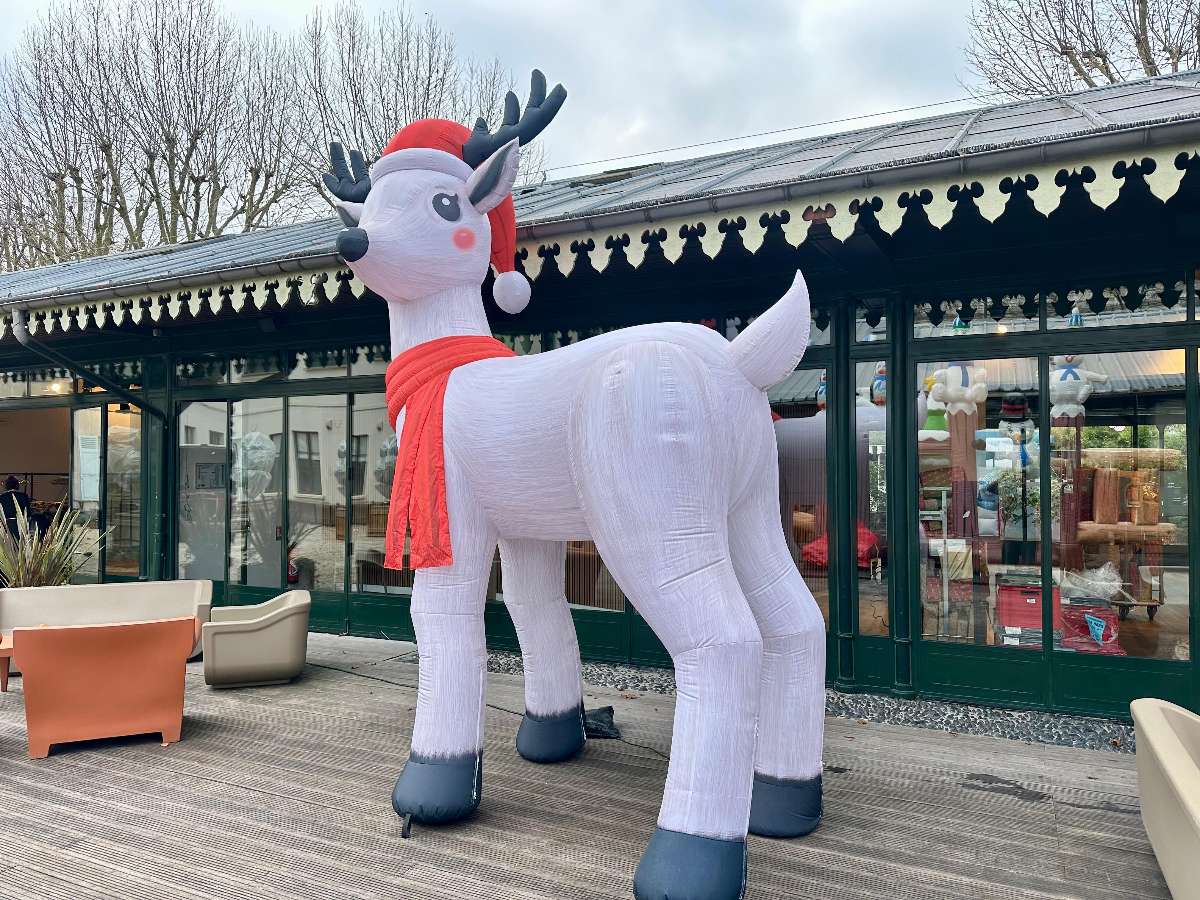 Décoration Renne du Père Noël Gonflable vue de l'arrière 