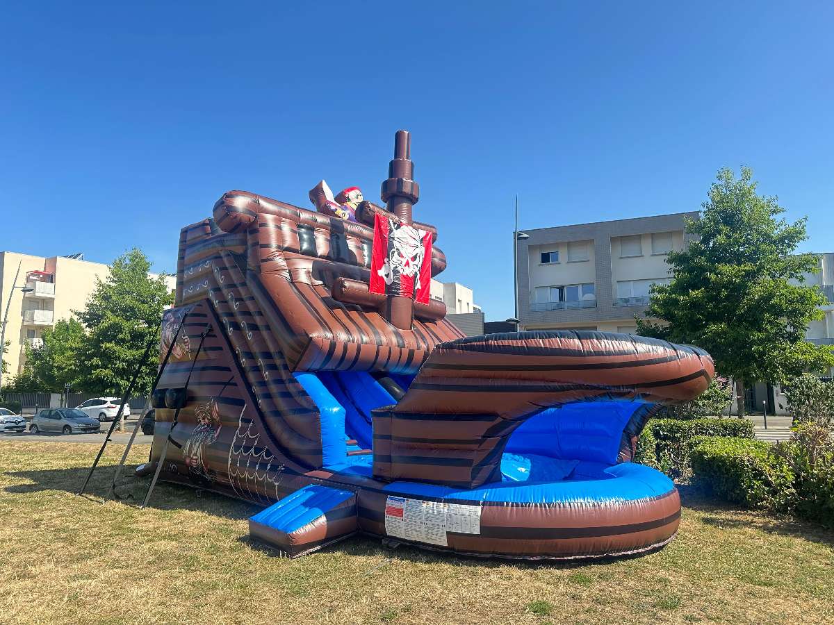 Toboggan Gonflable Pirate Aquatique