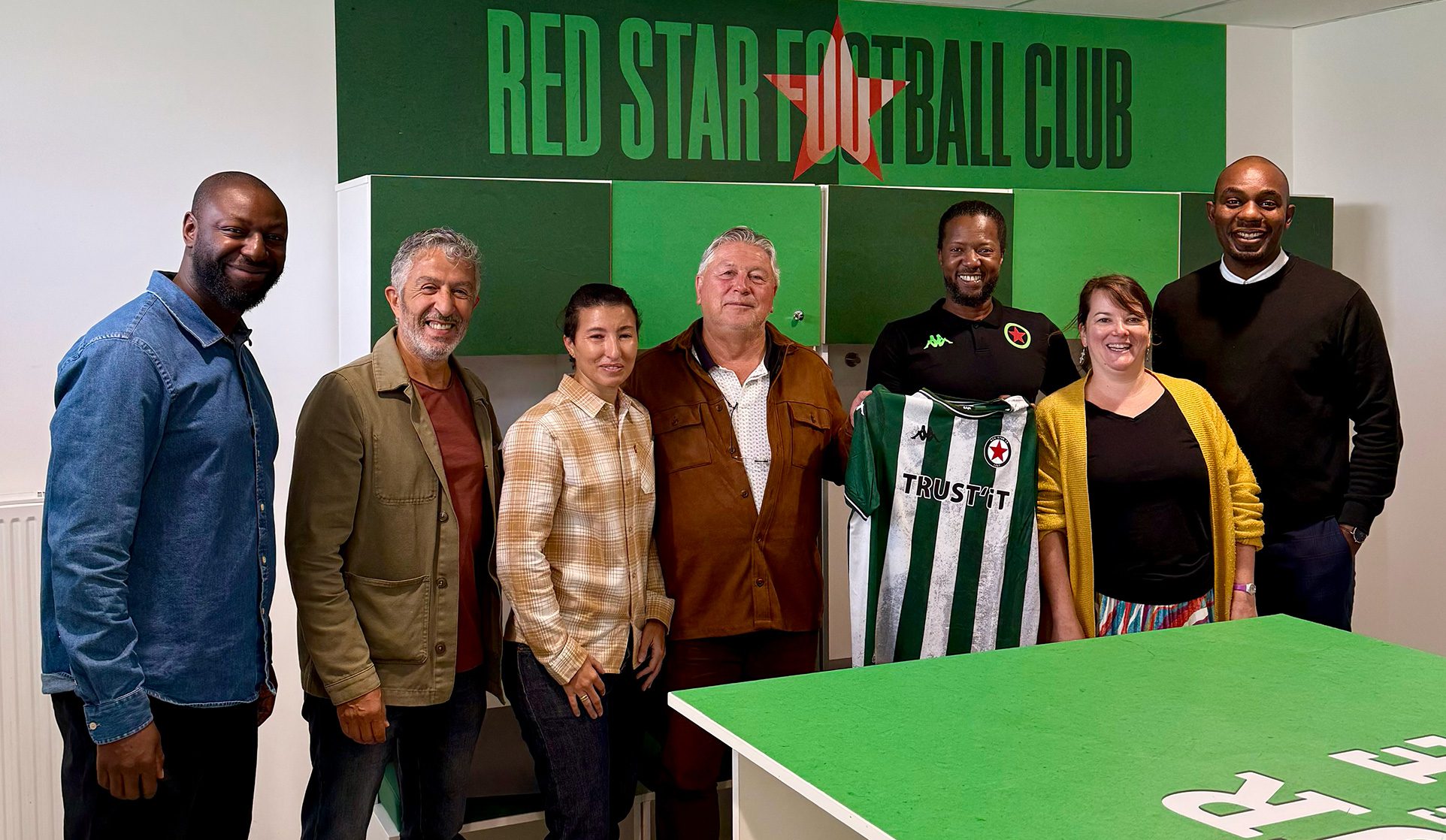 RED STAR x TRANS-FAIRE