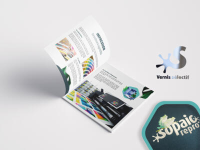 Brochure carree avec vernis