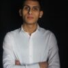 مصمم جرافيك ومصمم واجهات مستخدم وكاتب محتوى