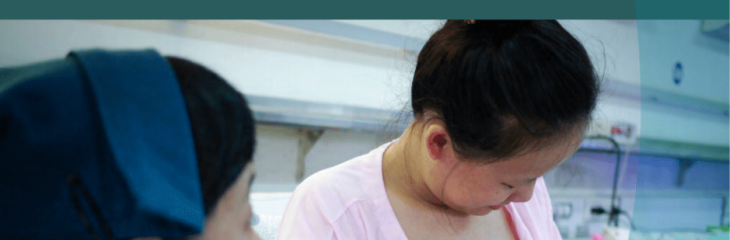 _ترجمة طبيه لكتاب baby -friendly hospital initiative training course for materinty staff  من اللغة الانجليزية الي اللغه .  العربيه.  -ترجمة الصور من اللغه الانجليزيه الي اللغه العربيه..  -تحويل الملف من pdf الي وورد .  -التدقيق اللغوي والإملائي المناسب.