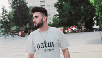 الخدمة 
