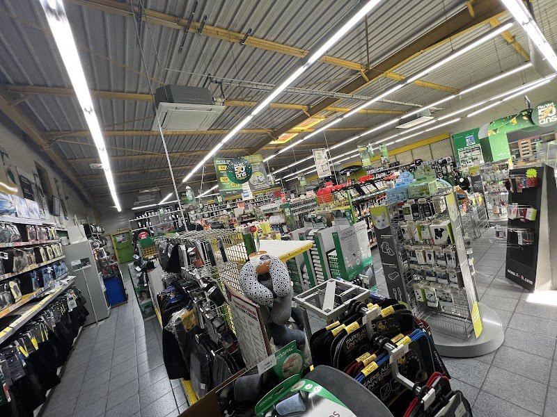 Feu Vert Auto Center Saintes