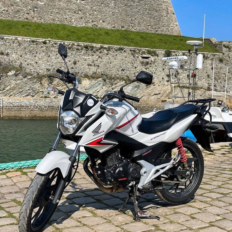 2 Roues à Belle-Île : location de vélos, voitures, motos et scooters
