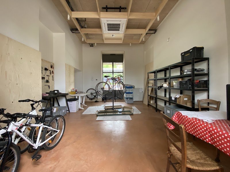 LA CHAINE EN OR - atelier de co-réparation vélo