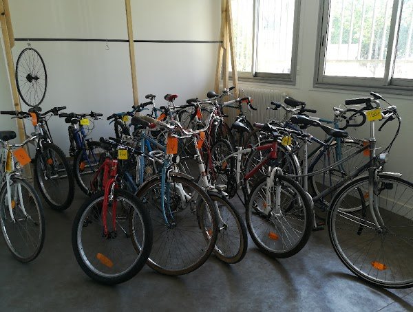 Association Janus France - Atelier vélo à Lyon 8 - 8ôvélo - Photo 4