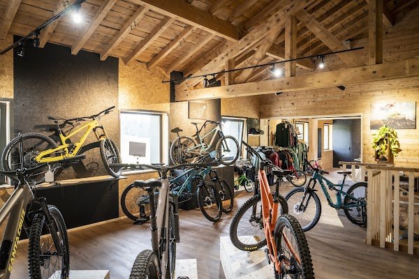 BC Shop Bike & Coffee Shop - Photo 4