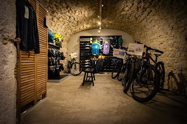 RESPIRE Cycle & Café - Photo 2