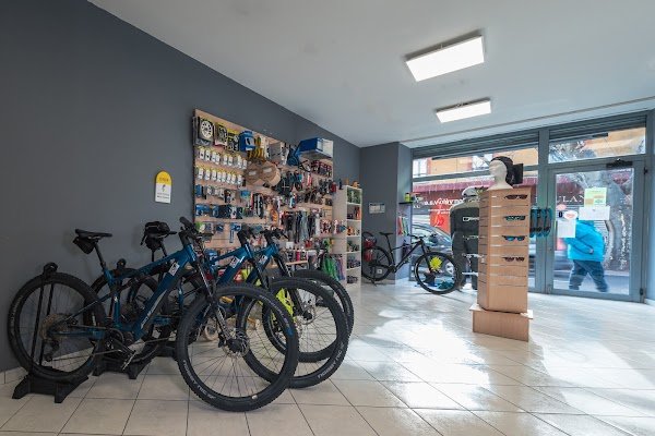 RHL Cycles - Photo 2