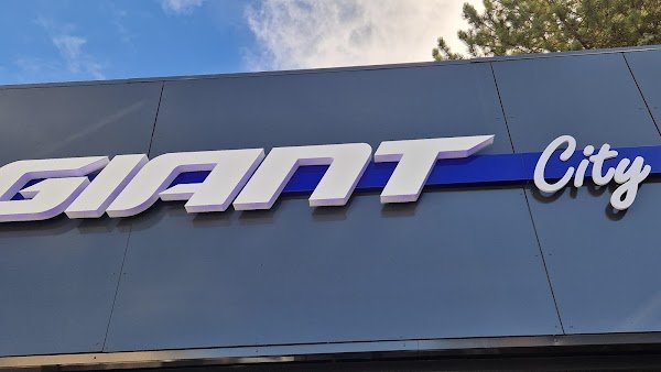 Giant City Briançon / Atelier toutes marques - Photo 2
