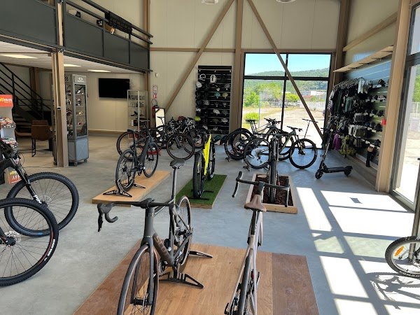 GENERATION VELO FOIX LOCATION VENTE REPARATION - Photo 2