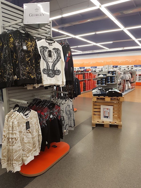 Sports Store E-Leclerc in Romilly Sur Seine - Photo 3