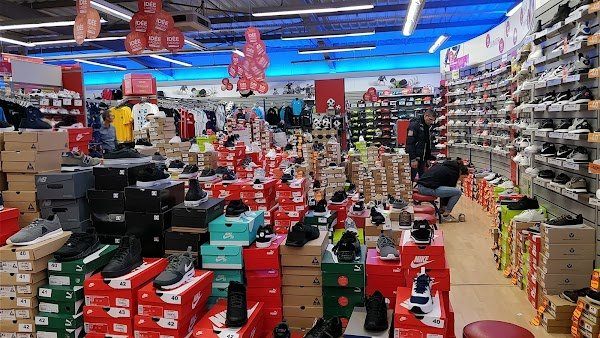 INTERSPORT Villefranche-de-Rouergue - Photo 2