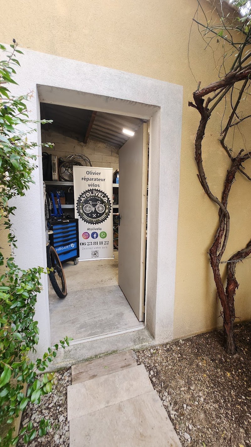 ATOLIVELO - Entretien et réparation vélos, montage de roues sur-mesure, révision suspensions et tiges de selle télescopiques.