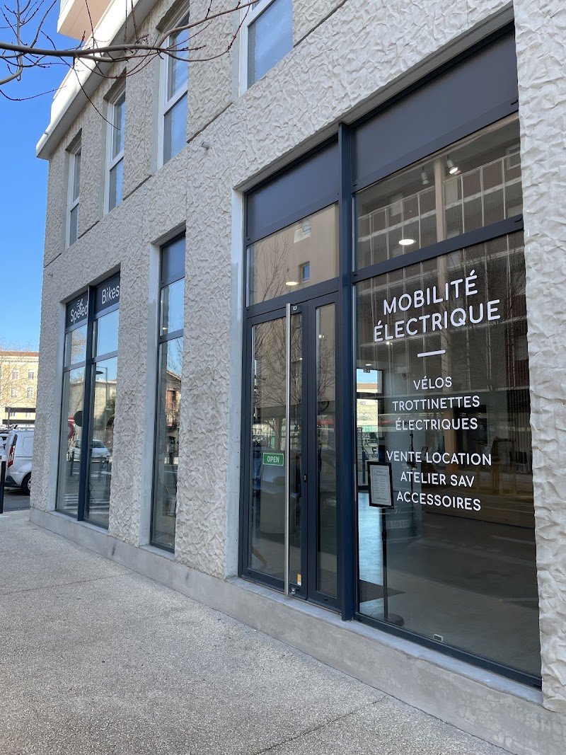 Speed Bikes, Vente et réparation de trottinettes électriques, vélos électriques