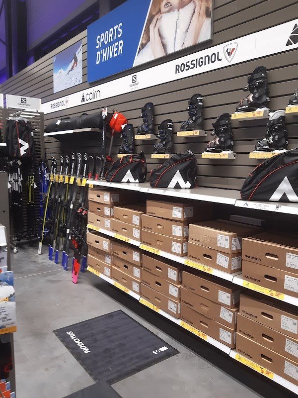 INTERSPORT - CHAMPAGNOLE - Photo 3