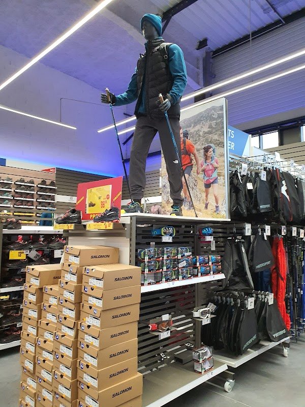 INTERSPORT - CHAMPAGNOLE - Photo 5