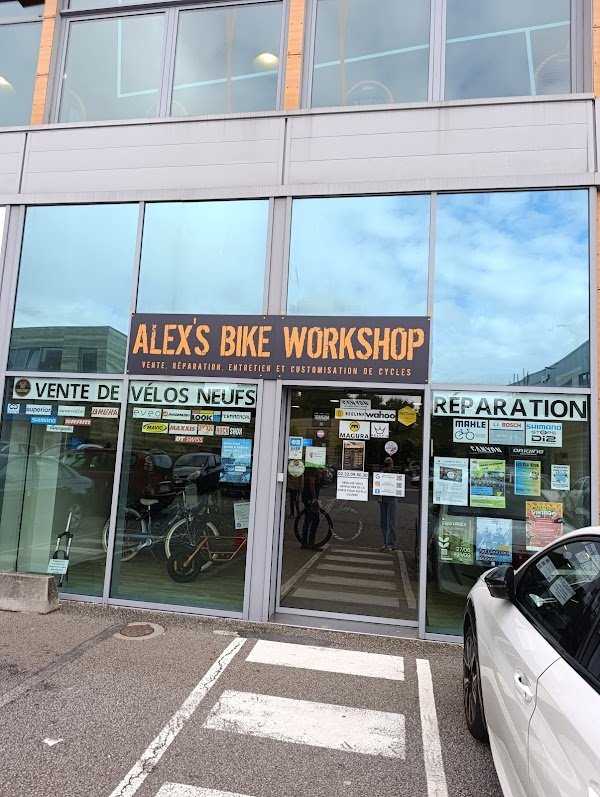 Alex's Bike Workshop - Photo 3