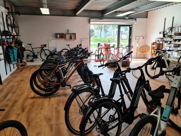 JMC CYCLES - Photo 2