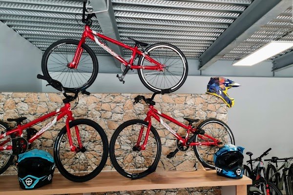 JMC CYCLES - Photo 3