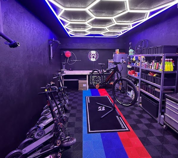 Nomad Motors 34 - Photo 2