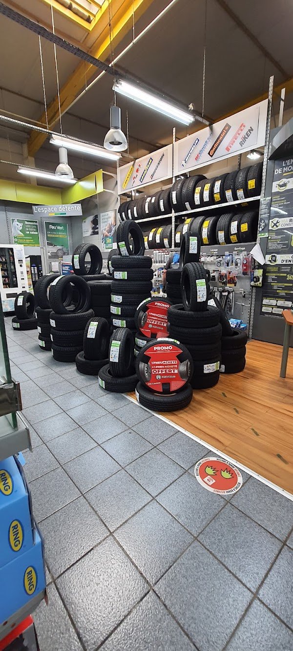 Auto Feu Vert Nimes Center - Photo 2