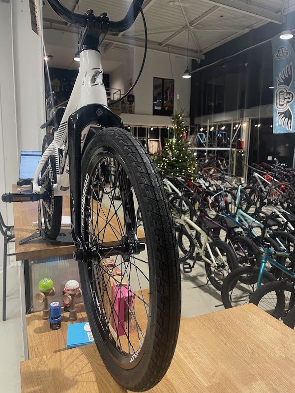 BMX AVENUE - AVENUE DU VELO - Photo 3