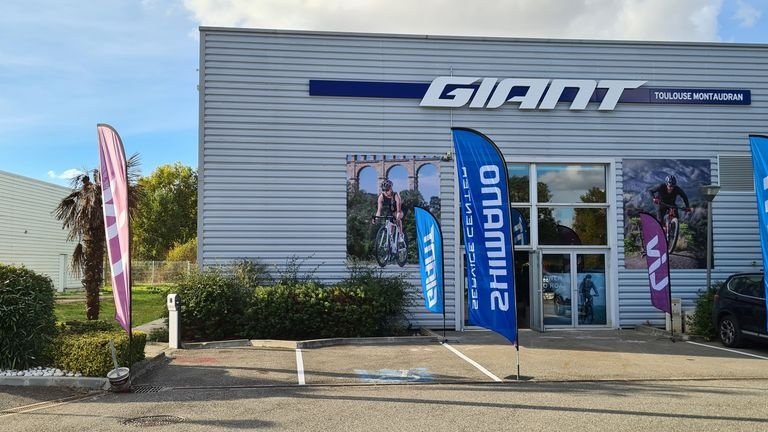Giant Toulouse Montaudran