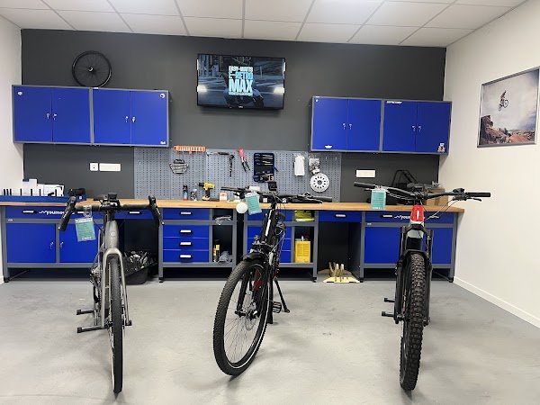 YouMouv - Magasin de vélo scooter et moto électrique - Atelier réparation - Photo 3