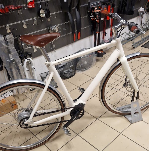 The Stall of Two Wheels - Photo 2