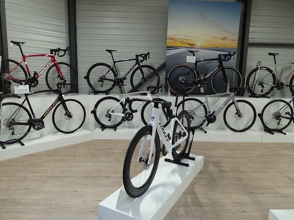 Sarl Poulain Cycles - Photo 3