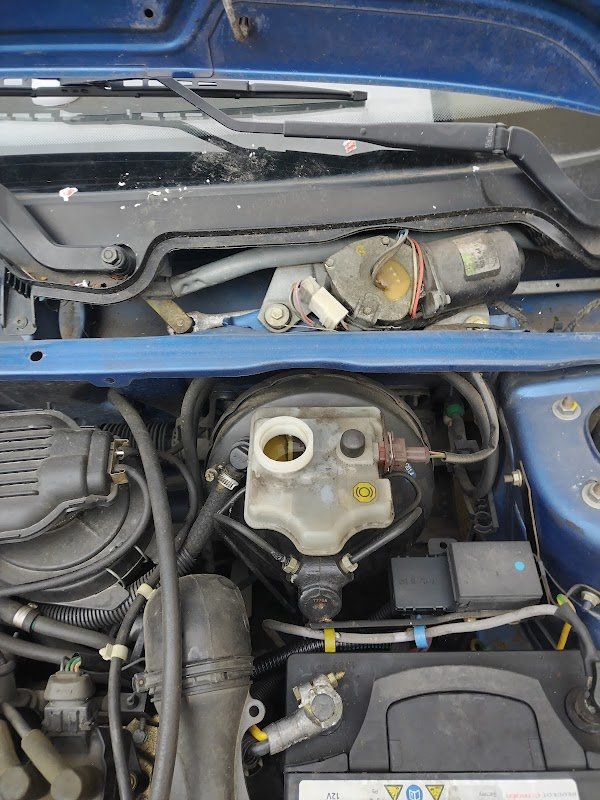 Feu Vert Auto Center Fougeres - Photo 2