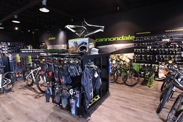 Giant Lyon Ouest - Photo 2