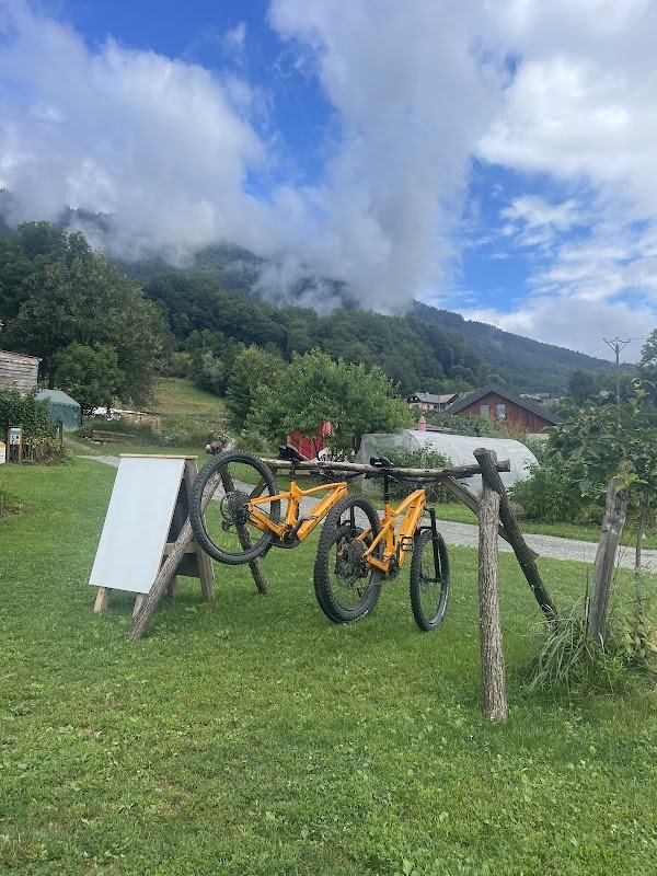 Maurienne Outdoor : Location de vélos, VTT électriques, vélos de route - Sorties guidées - Atelier de réparation vélo - Photo 2
