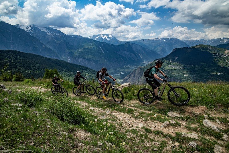 BIM Bike - Excursion et location vélo VTTae et DH