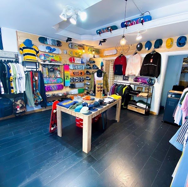 Pickle Bike & Skate Shop - Photo 4