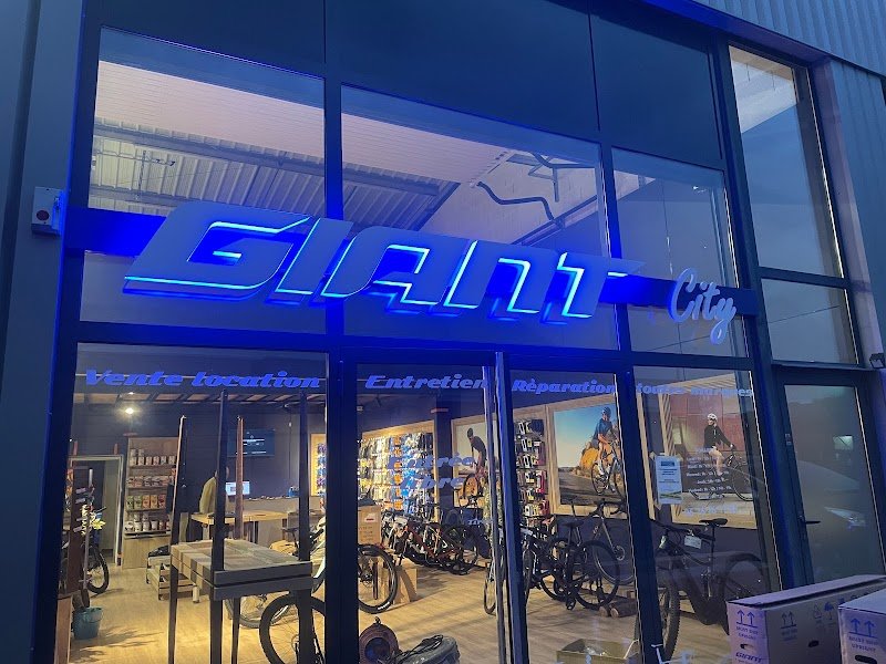 Giant City Thizy les Bourgs