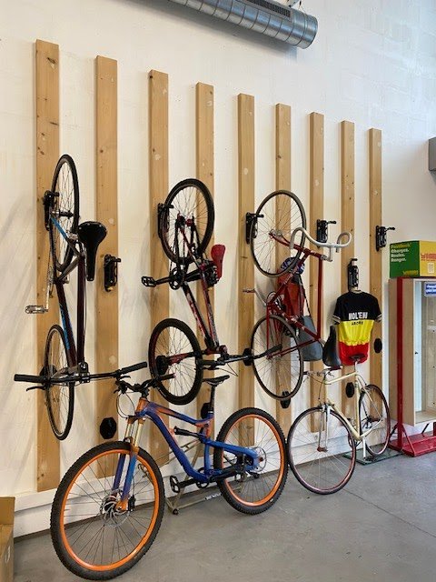 Les Mains Dans Le Guidon Hem - Photo 2